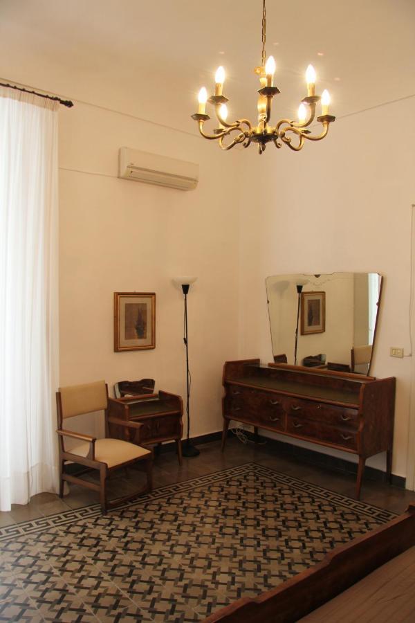 Casa Vacanza Icaros, Ortigia Hictoric Center, 200 Mt From The Beach Siraküza Dış mekan fotoğraf
