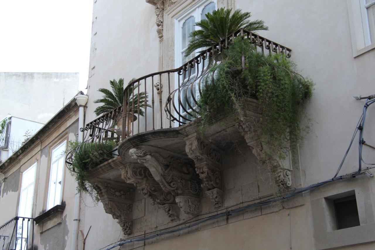 Casa Vacanza Icaros, Ortigia Hictoric Center, 200 Mt From The Beach Siraküza Dış mekan fotoğraf