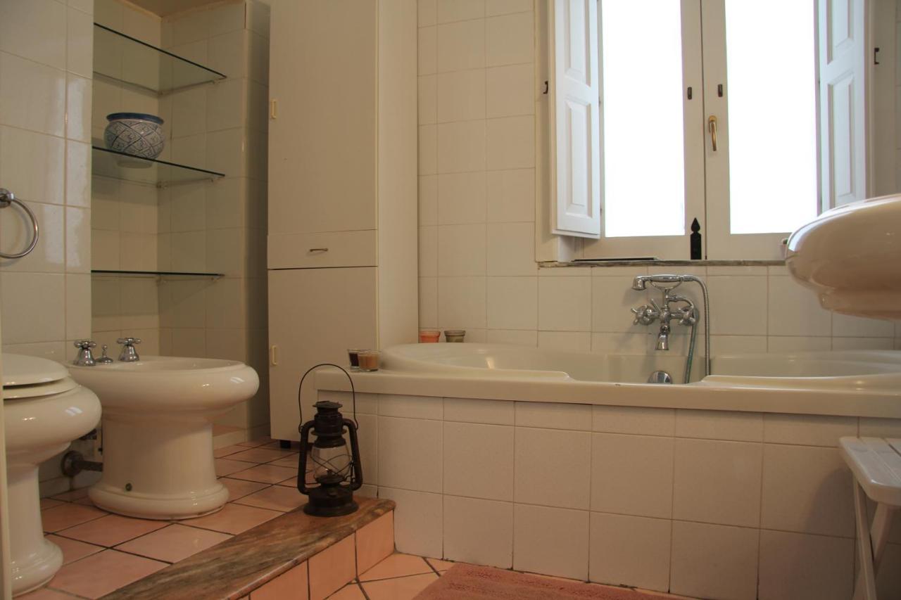 Casa Vacanza Icaros, Ortigia Hictoric Center, 200 Mt From The Beach Siraküza Dış mekan fotoğraf