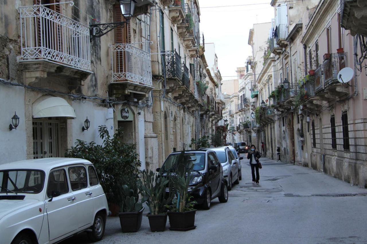 Casa Vacanza Icaros, Ortigia Hictoric Center, 200 Mt From The Beach Siraküza Dış mekan fotoğraf